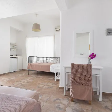 Fos Mykonos *