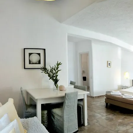 Fos Mykonos *